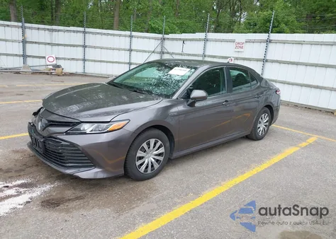 2019 Toyota Camry Hybrid Le z USA, uszkodzony, nr VIN 4T1B31HK4KU511360